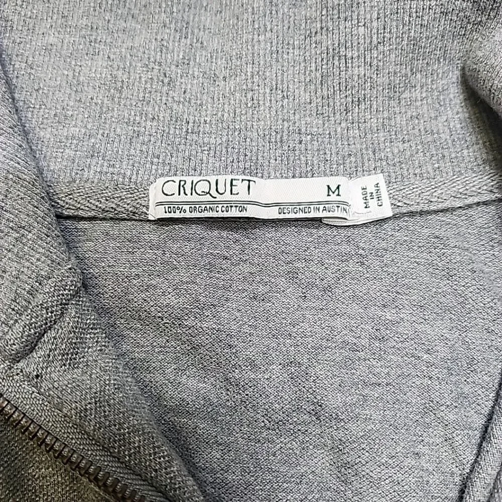 Criquet stay cozy